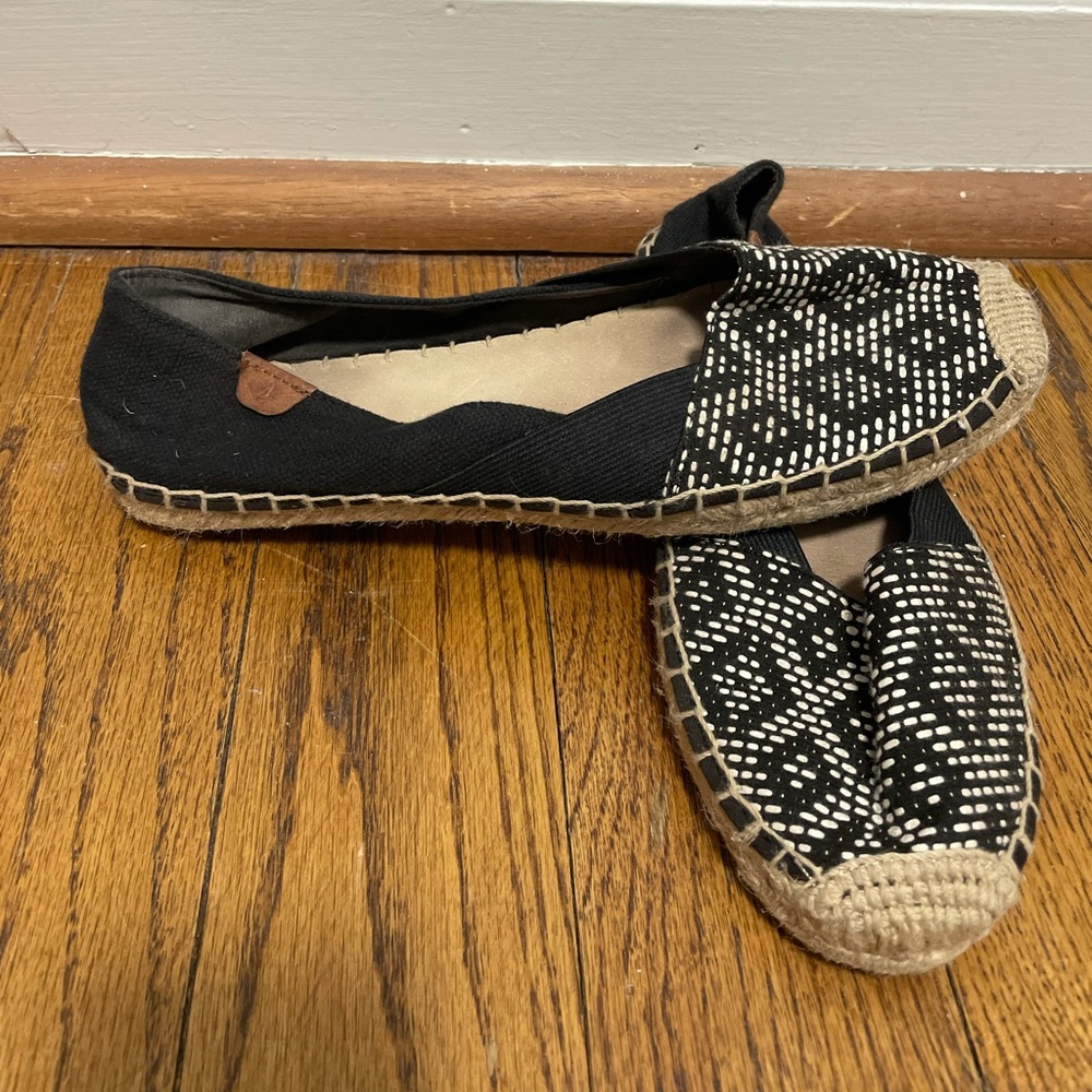 Sperry slip on shoes